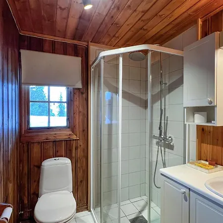 5 Bedroom Awesome In *