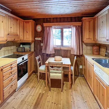 5 Bedroom Awesome In Øyer