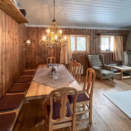 5 Bedroom Awesome In *