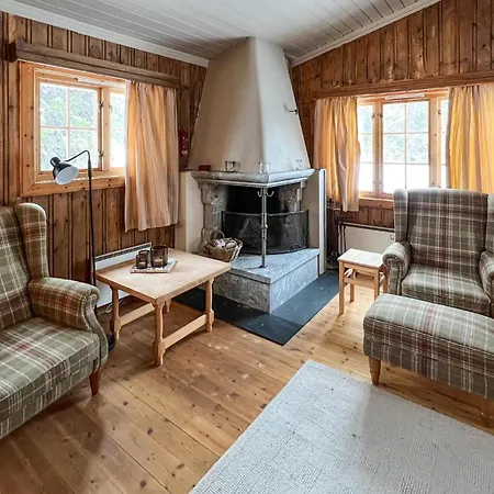 5 Bedroom Awesome In *